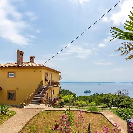 Apartman Amazing In Pobri With House Sea View Volosko