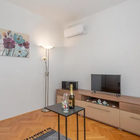 Amazing In Pobri With House Sea View Apartment *
